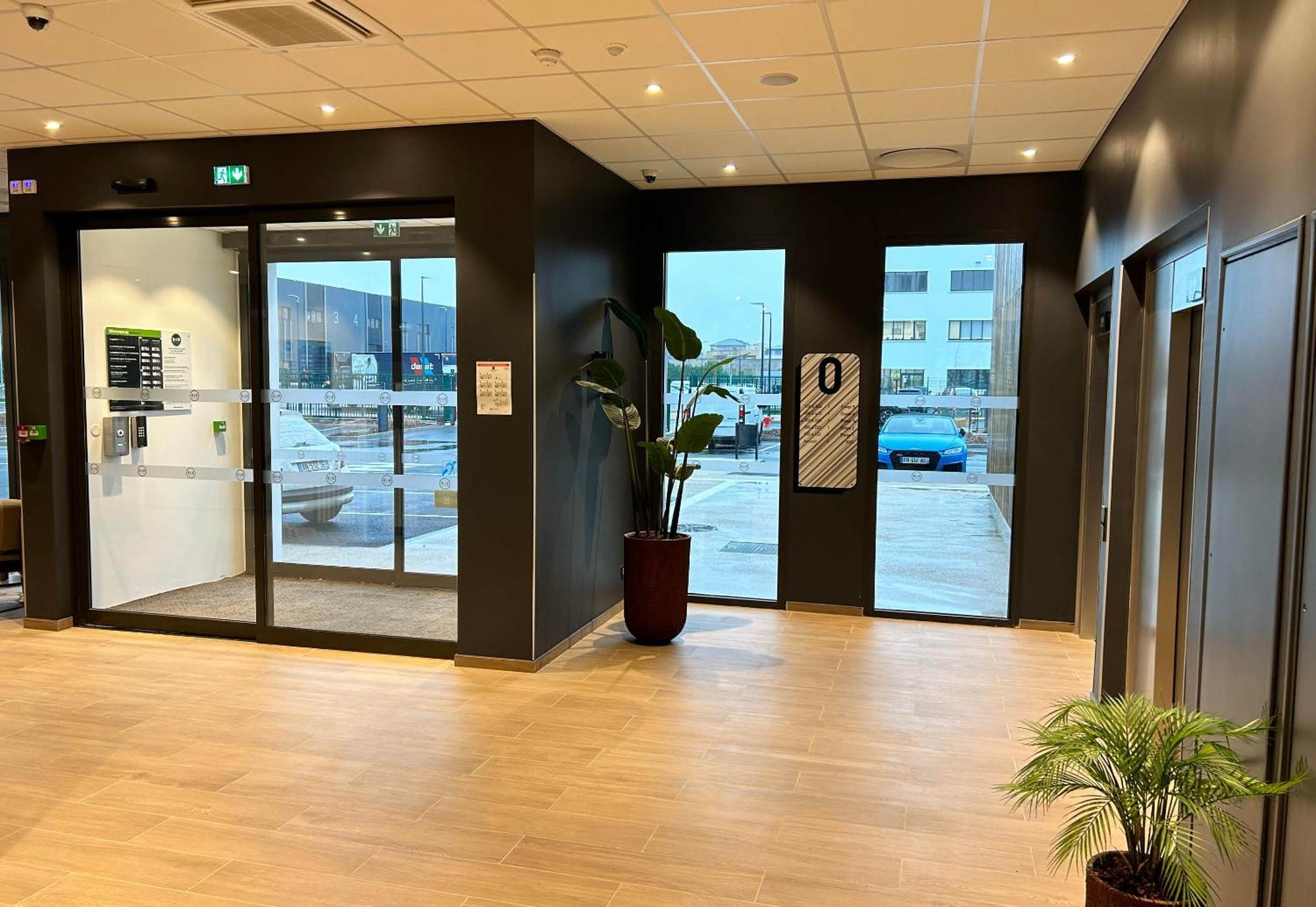 B&B Hotel Cergy Saint-Christophe Gare Exterior photo